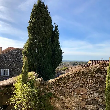 La Maison Blanche Uzes Bed and breakfast La Bastide-dʼEngras