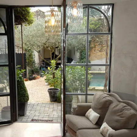 Alojamento de Acomodação e Pequeno-almoço La Maison Blanche Uzes La Bastide-dʼEngras
