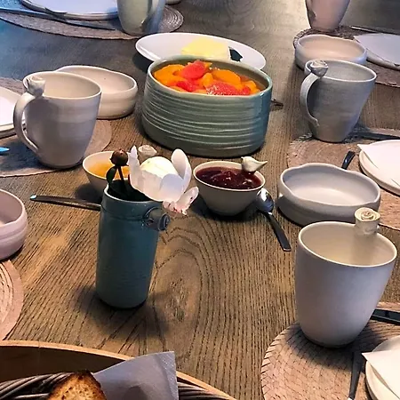 La Maison Blanche Uzes Bed & Breakfast