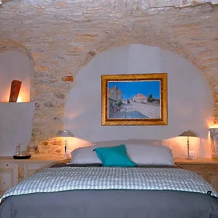 La Maison Blanche Uzes Bed & Breakfast