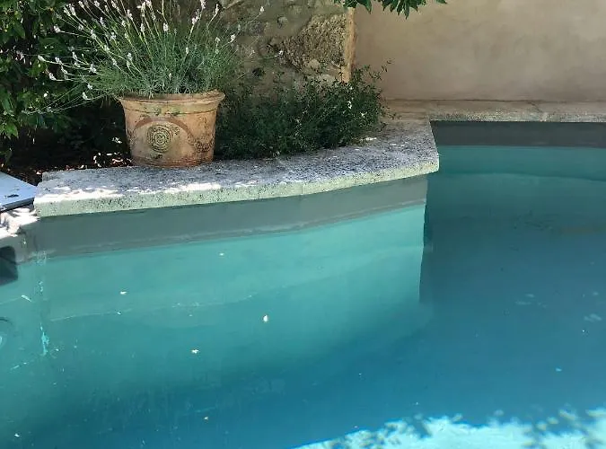 La Maison Blanche Uzes 3*