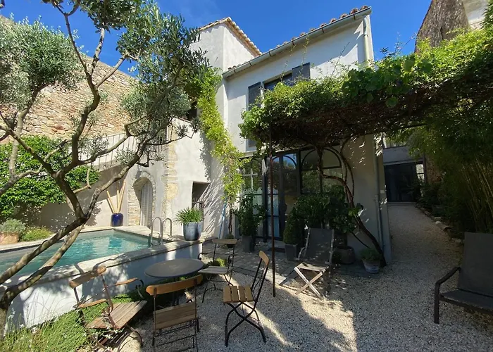 فندق مبيت وإفطار La Maison Blanche Uzes